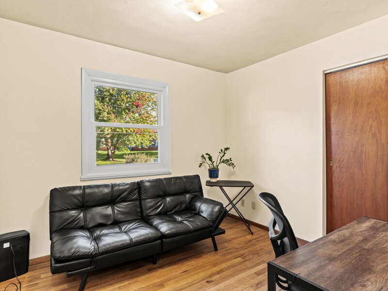 1828 E 32nd Street Davenport IA 52807