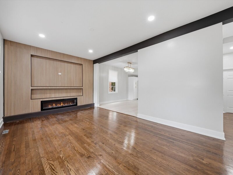 8506 S Euclid Avenue Chicago IL 60617