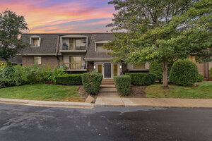 Photo of 208 E Bailey Road Naperville IL 60565
