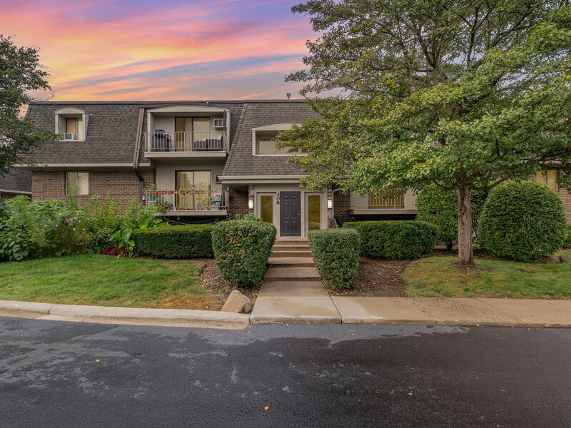 208 E Bailey Road Naperville IL 60565