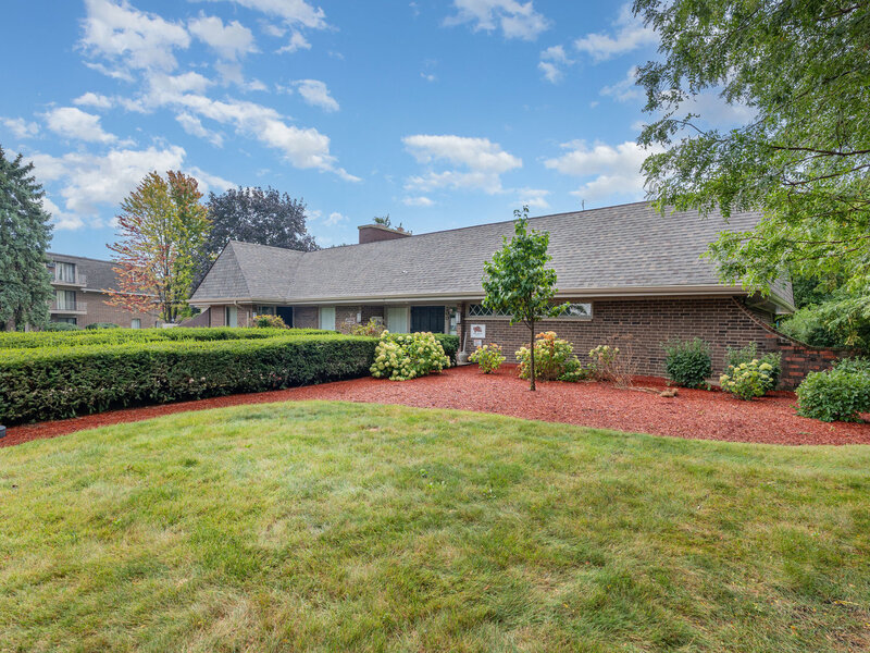 208 E Bailey Road Naperville IL 60565