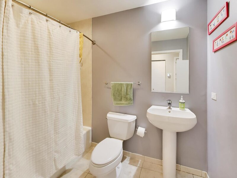 3735 N Wolcott Avenue Chicago IL 60613