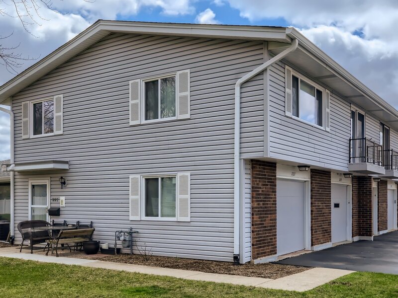 945 Shattuck Lane Schaumburg IL 60194