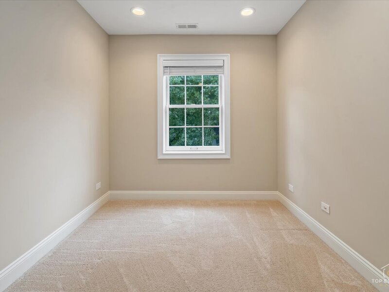 19 Big Oak Lane Riverwoods IL 60015