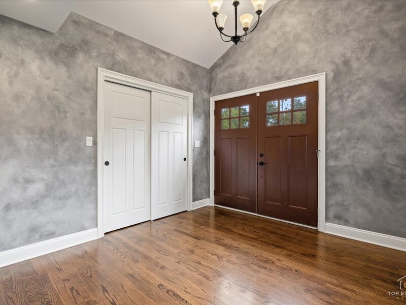 19 Big Oak Lane Riverwoods IL 60015