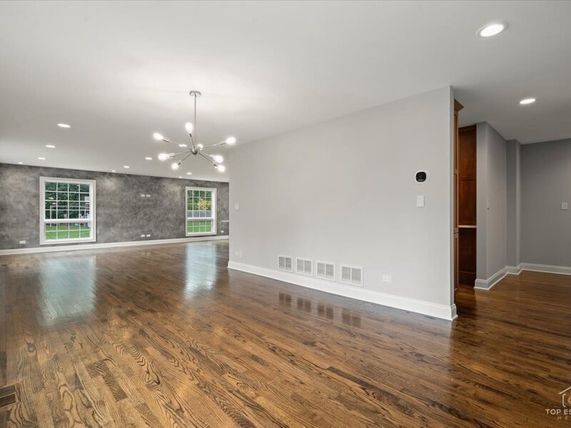 19 Big Oak Lane Riverwoods IL 60015