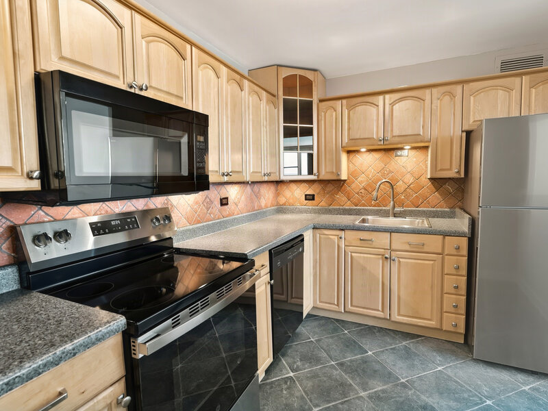6301 N Sheridan Road Chicago IL 60660