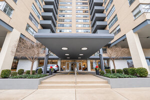 Photo of 6301 N Sheridan Road Chicago IL 60660 Unit 19N