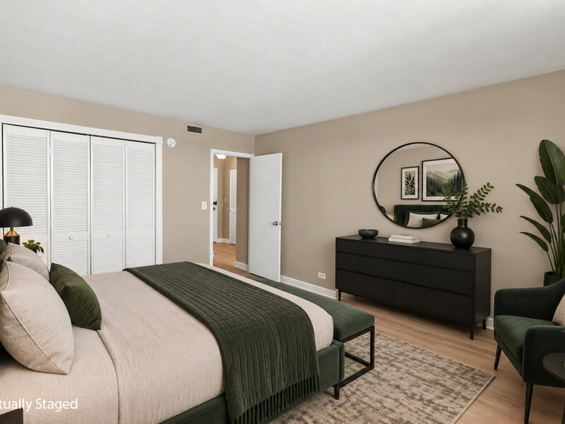 6301 N Sheridan Road Chicago IL 60660
