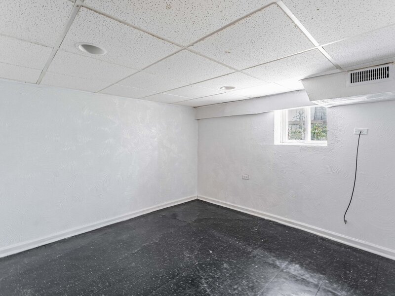 5730 S Washtenaw Avenue Chicago IL 60629