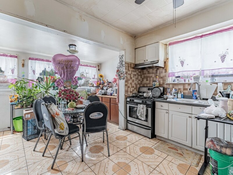 5730 S Washtenaw Avenue Chicago IL 60629