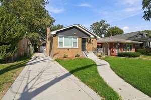 Photo of 654 W 111th Street Chicago IL 60628