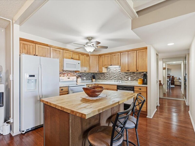 13200 W Heiden Circle Lake Bluff IL 60044