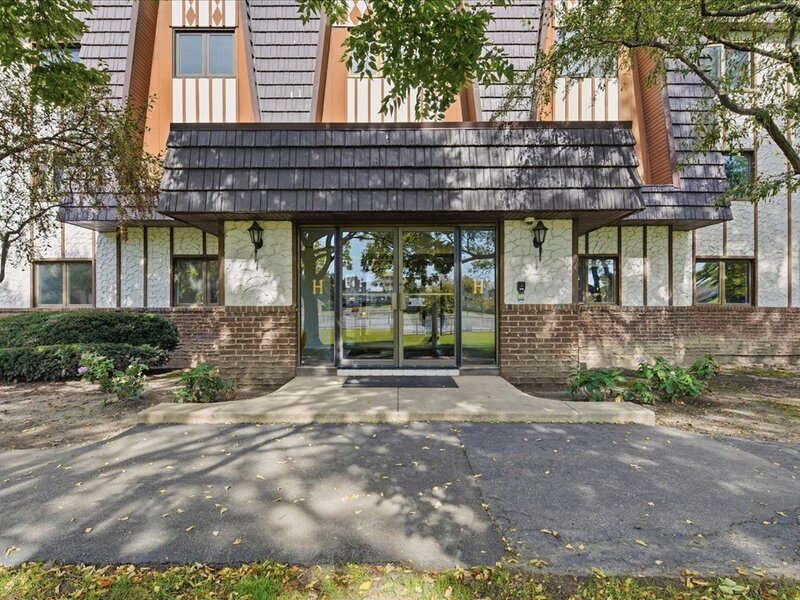13200 W Heiden Circle Lake Bluff IL 60044