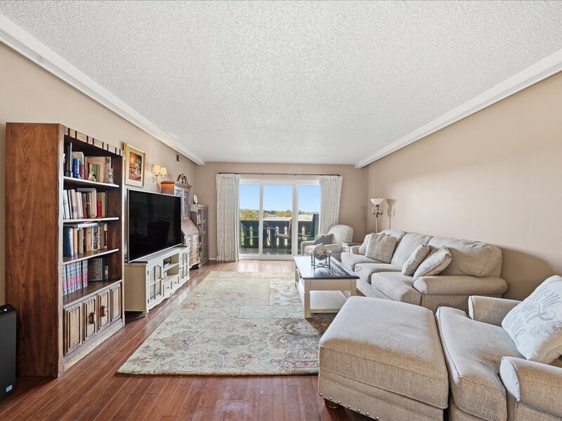 13200 W Heiden Circle Lake Bluff IL 60044