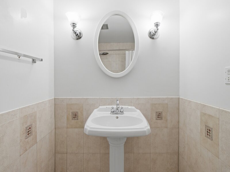1207 S Old Wilke Road Arlington Heights IL 60005