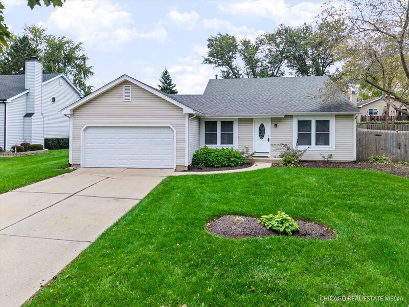 985 Ridgewood Lane Crystal Lake IL 60014