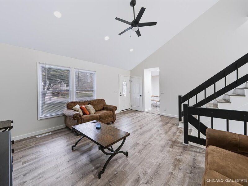 985 Ridgewood Lane Crystal Lake IL 60014