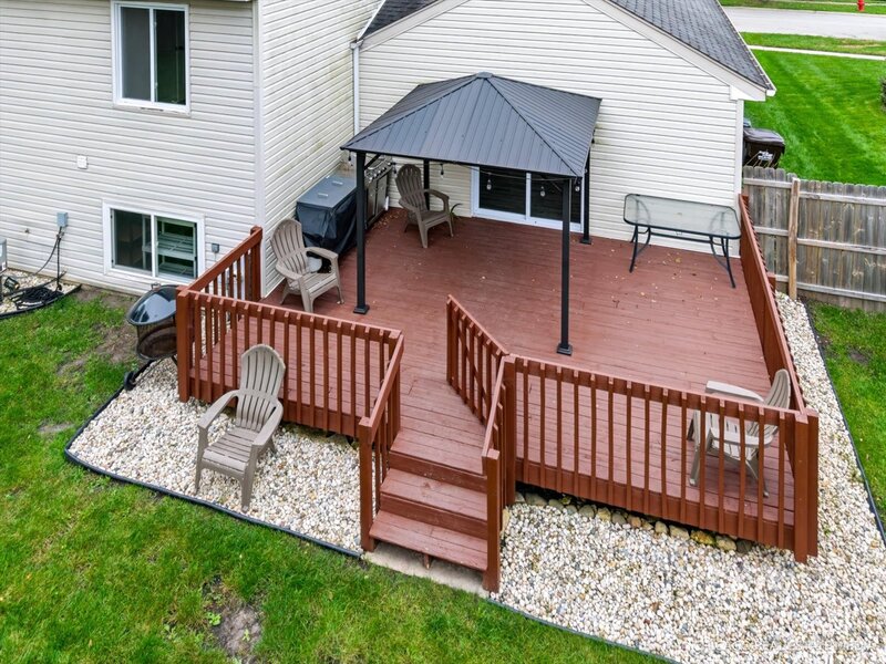 985 Ridgewood Lane Crystal Lake IL 60014