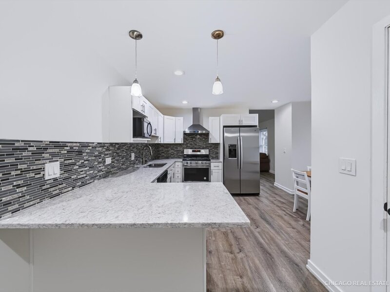985 Ridgewood Lane Crystal Lake IL 60014