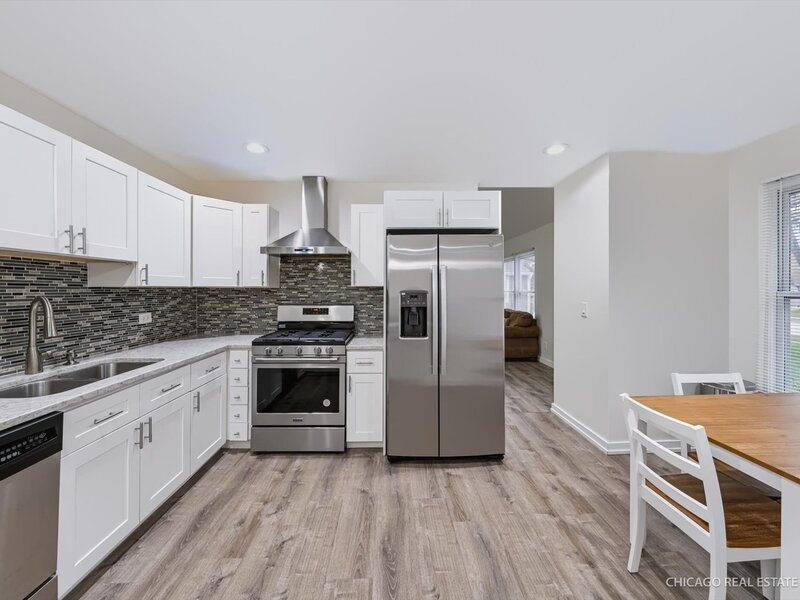 985 Ridgewood Lane Crystal Lake IL 60014