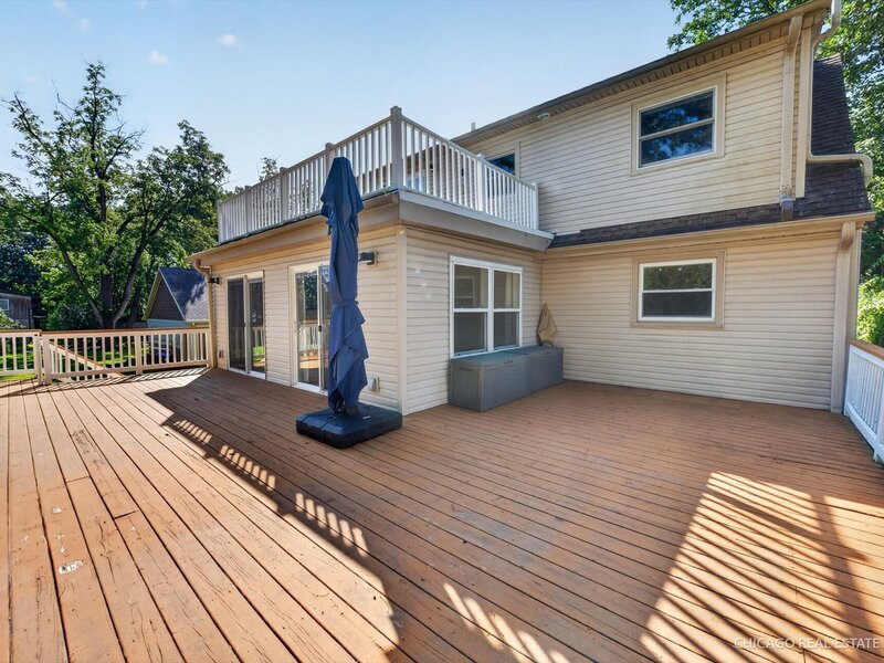 220 Hickory Nut Grove Lane Cary IL 60013