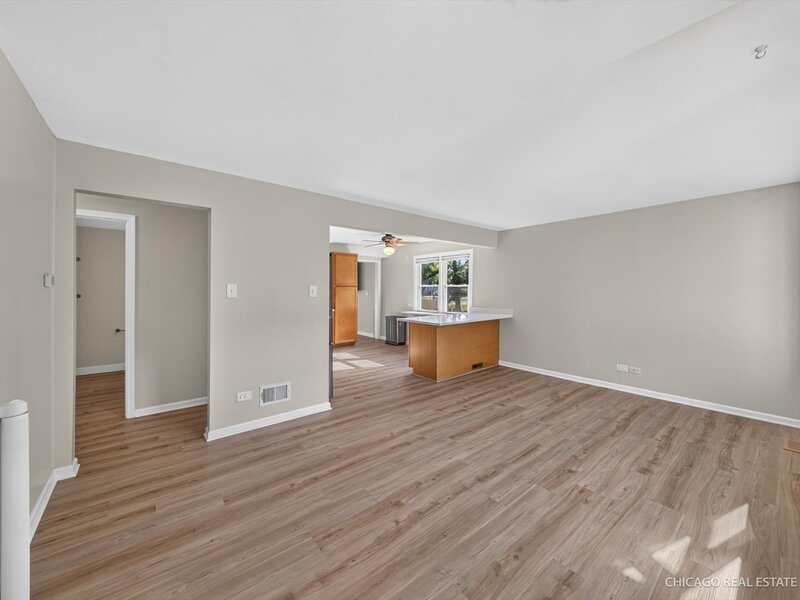 220 Hickory Nut Grove Lane Cary IL 60013