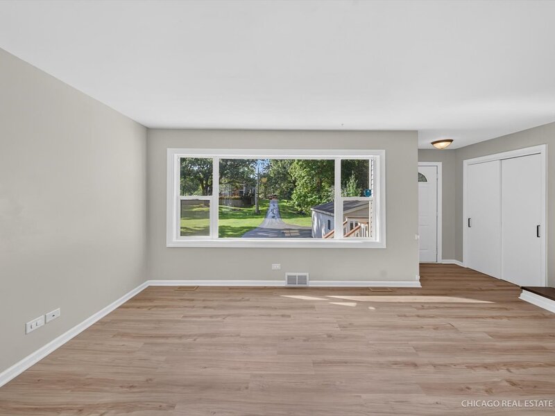 220 Hickory Nut Grove Lane Cary IL 60013