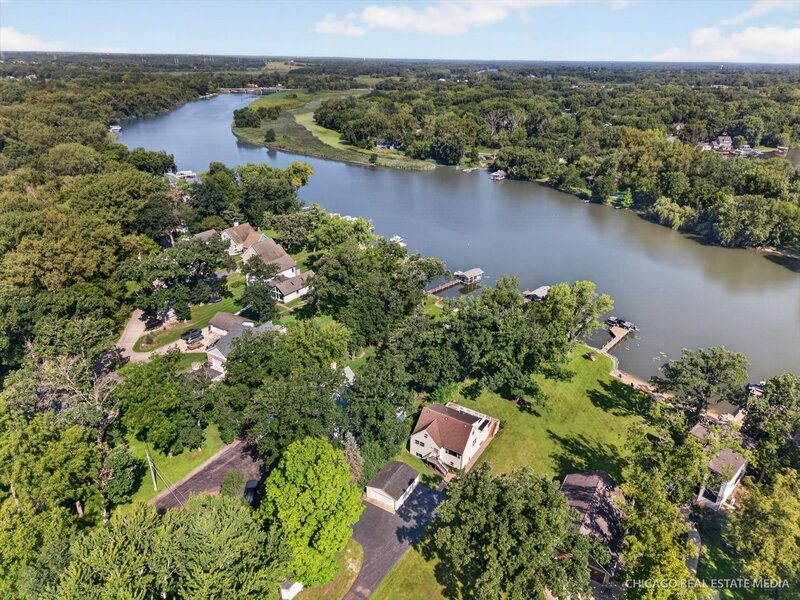 220 Hickory Nut Grove Lane Cary IL 60013
