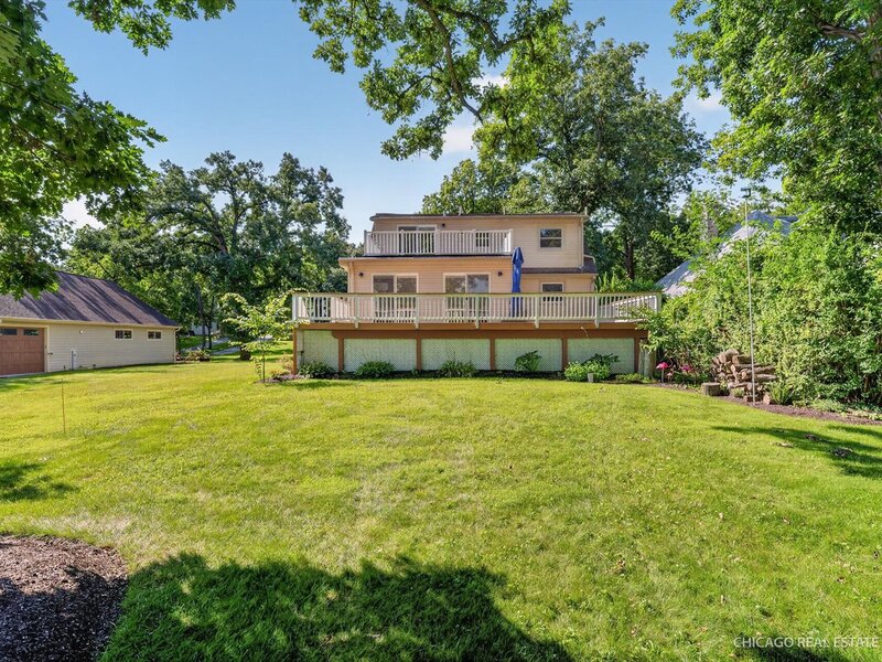 220 Hickory Nut Grove Lane Cary IL 60013
