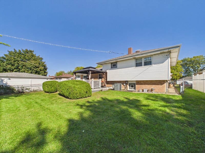 16112 Michigan Avenue South Holland IL 60473