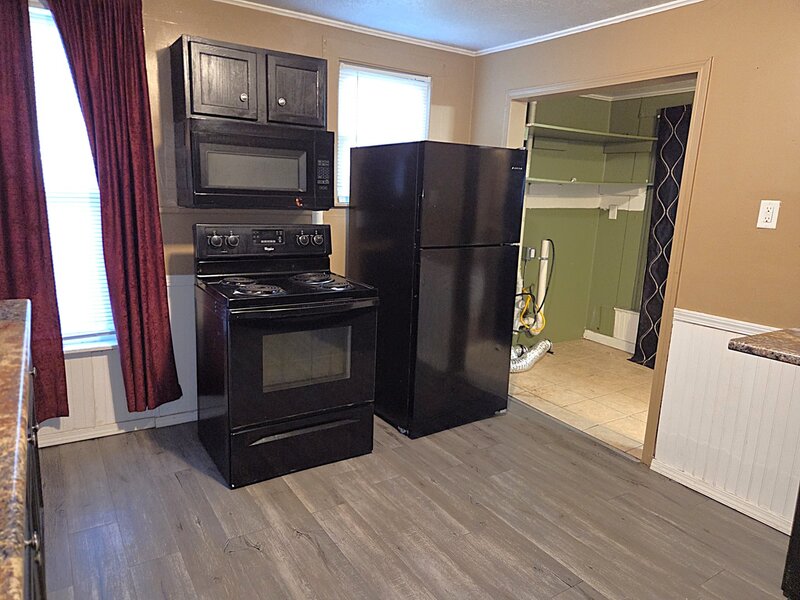 1824 W 6th Street Davenport IA 52802