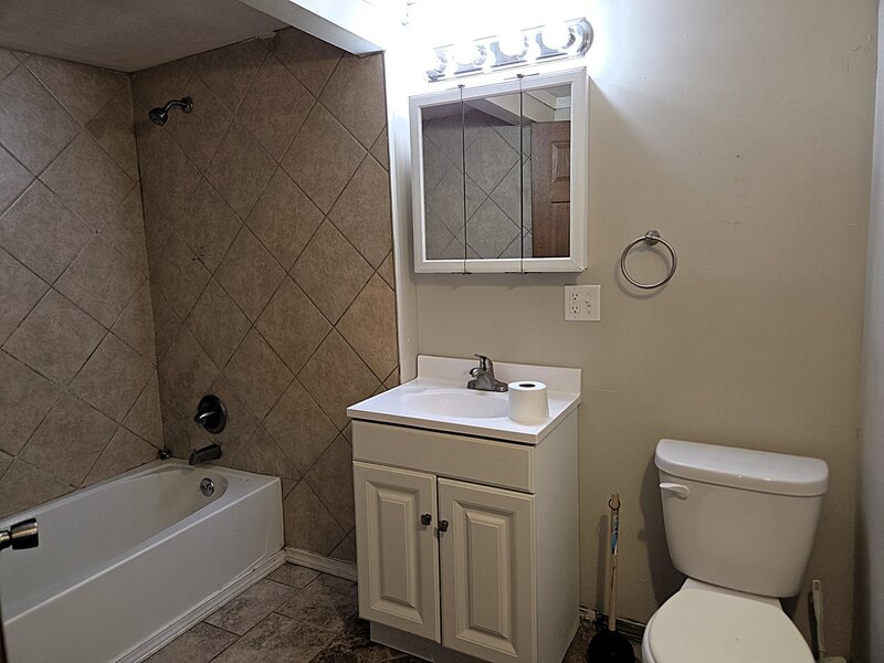 1824 W 6th Street Davenport IA 52802