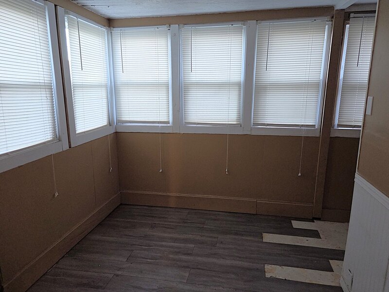 1824 W 6th Street Davenport IA 52802