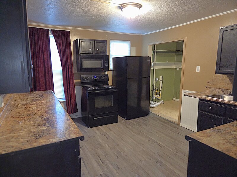 1824 W 6th Street Davenport IA 52802