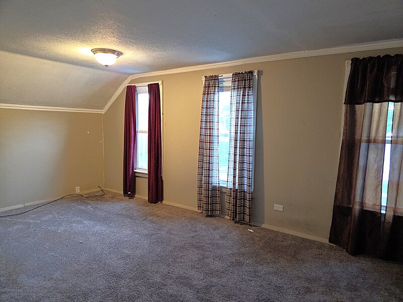 1824 W 6th Street Davenport IA 52802