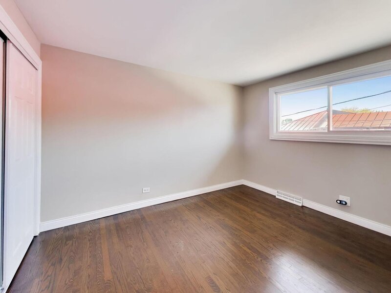 6 E Judith Ann Drive Mount Prospect IL 60056