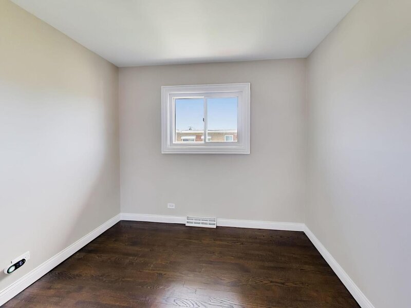 6 E Judith Ann Drive Mount Prospect IL 60056