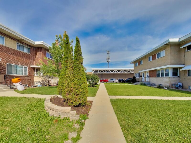 6 E Judith Ann Drive Mount Prospect IL 60056