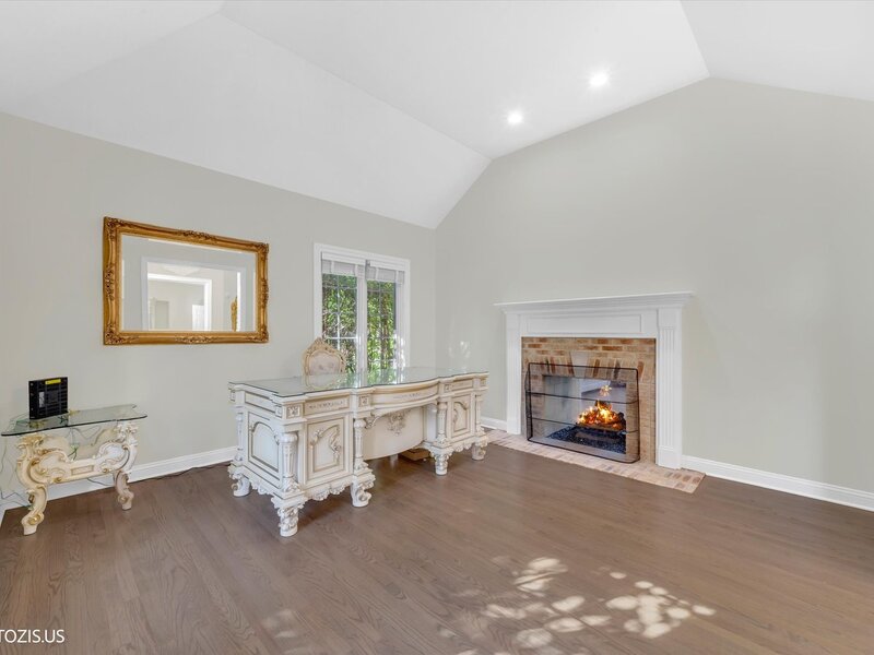 7160 Brae Court Gurnee IL 60031