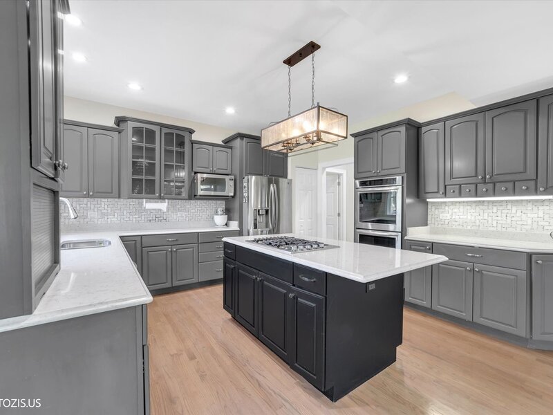 7160 Brae Court Gurnee IL 60031