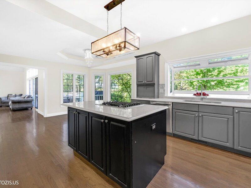 7160 Brae Court Gurnee IL 60031
