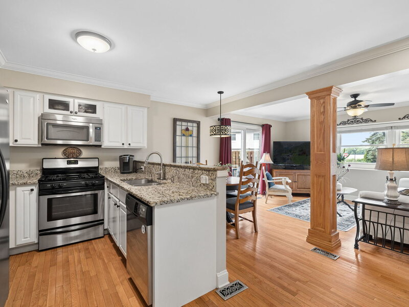 106 Queens Cove Barrington IL 60010