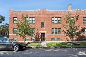 Photo of 3318 W Byron Street Chicago IL 60618 Unit 1