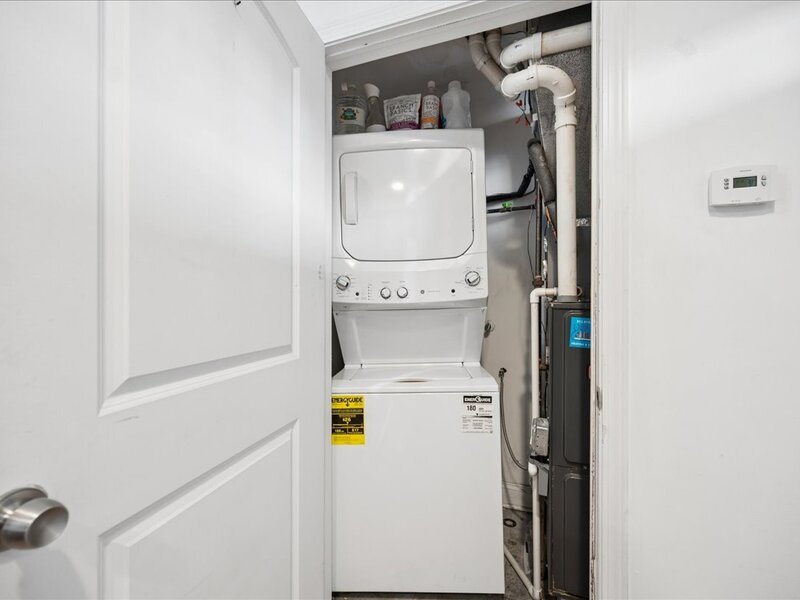 3318 W Byron Street Chicago IL 60618