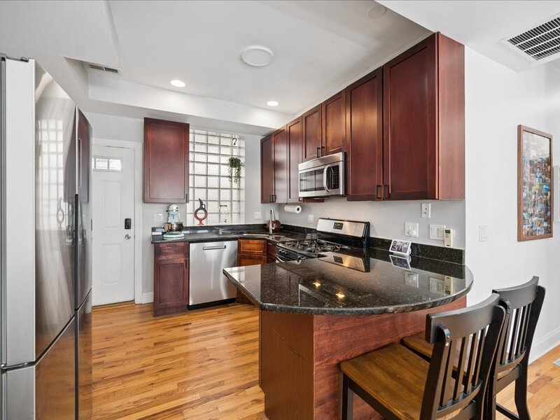 3318 W Byron Street Chicago IL 60618