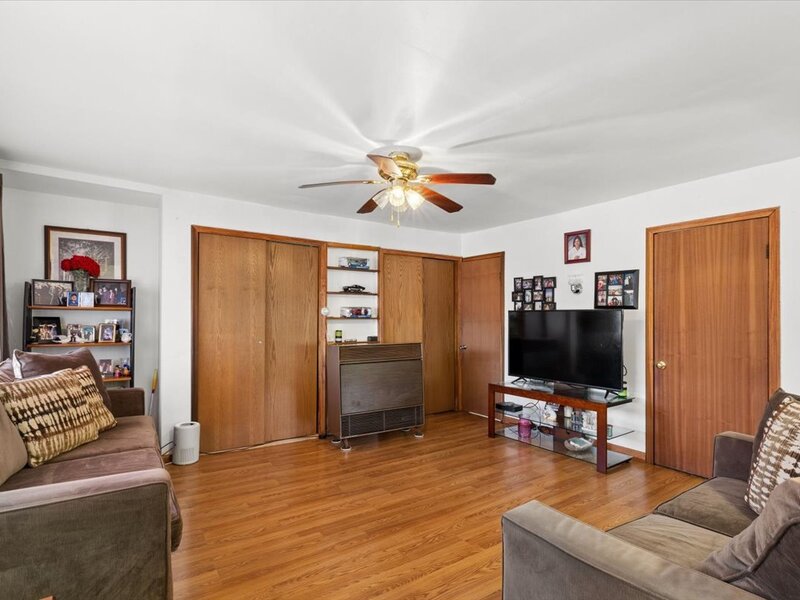 3517 S Damen Avenue Chicago IL 60609