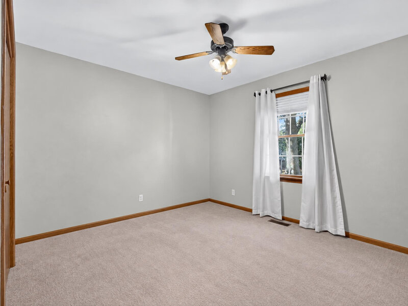 1023 Fox Hollow Dekalb IL 60115