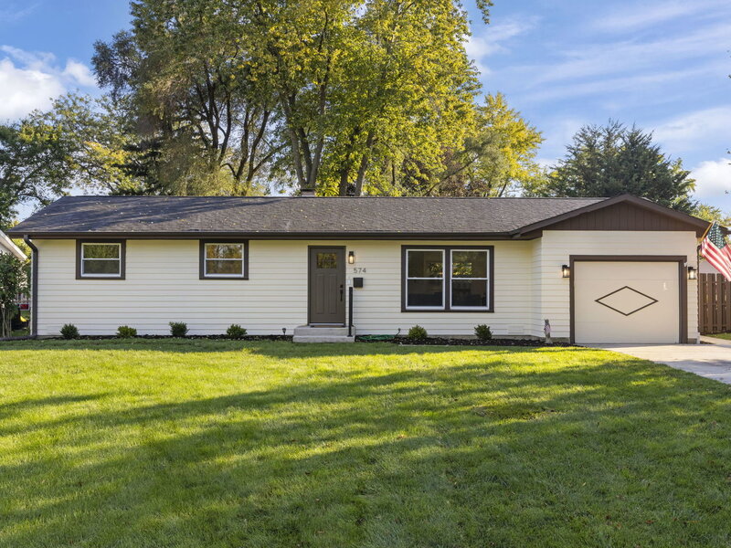 574 Cheyenne Trail Carol Stream IL 60188
