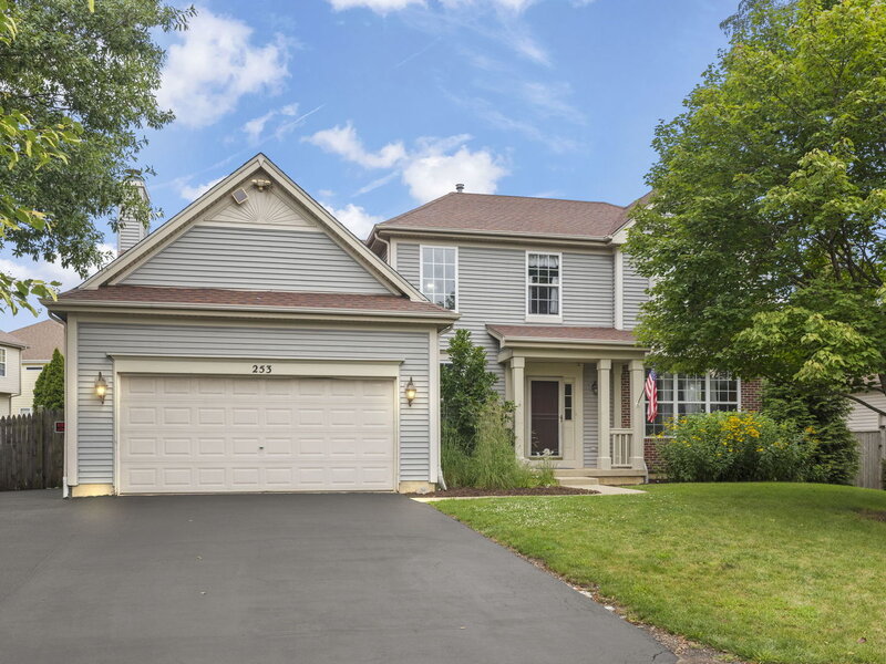 253 Carlton Mews Court Sugar Grove IL 60554
